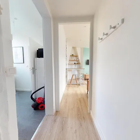 F2- Rue Suffren